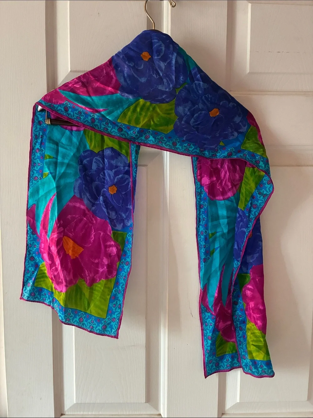 VTG LIZ CLAIBORNE SILK SCARF